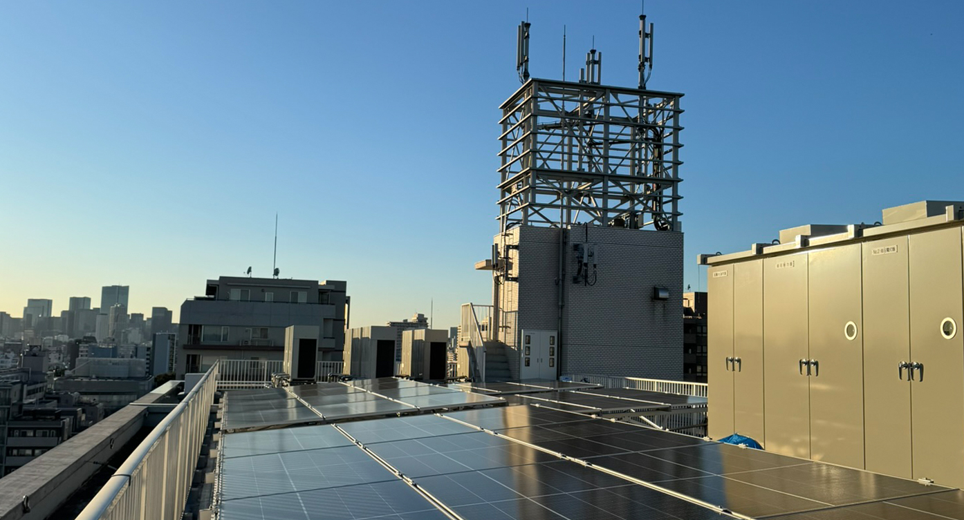 オフグリッド×高圧電源連携という新提案 ― 太陽光・蓄電池を“建物の電源”として活かすアーキンドのシステム ―