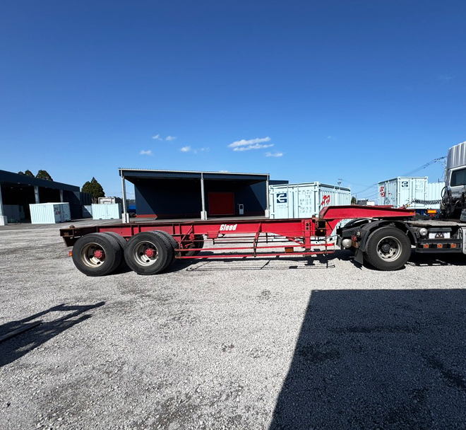 中古20フィートコンテナシャーシ取り扱っています